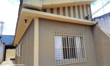 Casa independente com 2 quartos e 4 vagas para alugar por R$ 1.800/mês - São Miguel Paulista - São Paulo/SP
