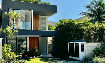Casa Contemporanea imponete a venda na Barra da Tijuca