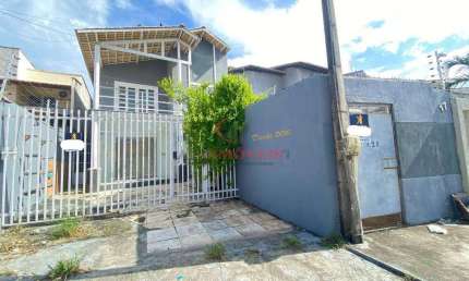Casa com 3 quartos à venda na Rua Godofredo de Oliveira, Maraponga, Fortaleza
