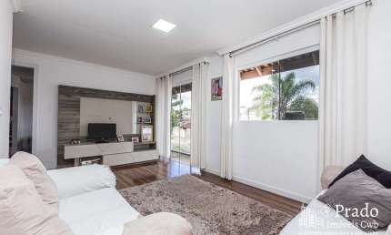 Sobrado à venda, 180 m² privativos, 3 dormitórios  1 sendo suíte com closet, 2 vagas, Santo Antônio