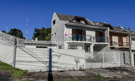Sobrado 3 Quartos, sendo uma suíte – Vista Alegre – Curitiba/PR