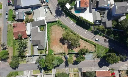 2 terrenos à venda com um total de 933m/2 - São Brás- Curitiba/PR