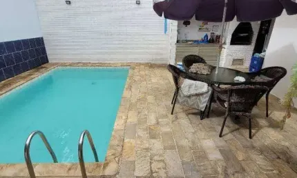 Casa linear em condomínio na Iaraquã; casa de condomínio 3 quartos.50 metros Colégio Monteiro Lobato