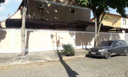 CASA DÚPLEX DE 3 QUARTOS DE ESQUINA/ BAIRRO MANOELA.