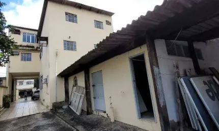 Prédio comercial com galpão no centro de Campo Grande