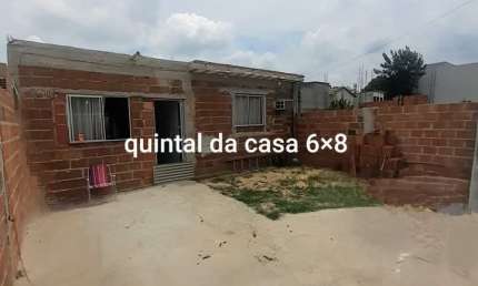 Casa no Caminho do Partido - Condomínio fechado! 2 quartos e quintal enorme
