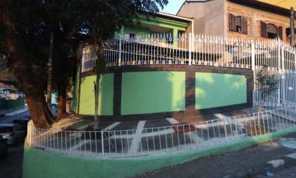 CASA DE ESQUINA  3 QUARTOS SENDO 1 SUÍTE -  PROXIMO AO MERCADO CARREFOUR  -E MADEREIRA MARISOL