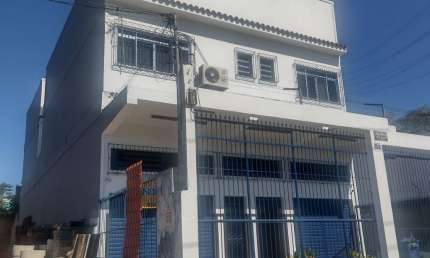 CENTRO COMERCIAL COM 2 LOJAS / 6 SALAS COM BANHEIROS E UM GALPÃO ! IMÓVEL DOCUMENTADO E ACEITA FINANCIAMENTO BANCÁRIO