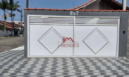Casa com 2 dormitórios à venda, 107 m² por R$ 390.000,00 - Maracanã - Praia Grande/SP