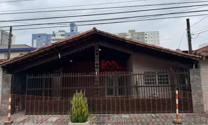 Casa com 3 dormitórios à venda por R$ 650.000,00 - Vila Guilhermina - Praia Grande/SP