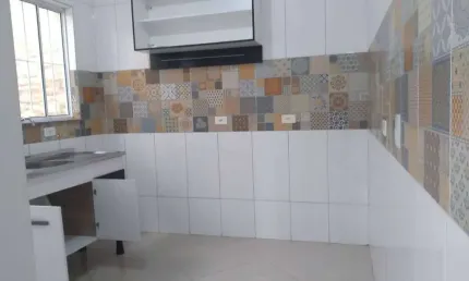 Casa com 2 quartos para alugar na Rua Santa Adelaide, Jardim Santa Etelvina, São Paulo