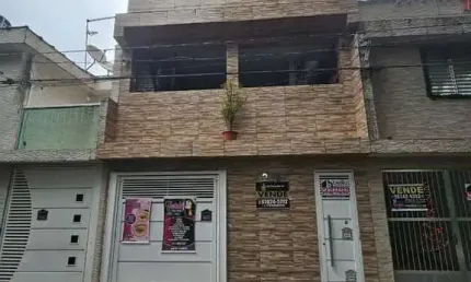 Sobrado com 4 quartos, Conjunto Residencial Prestes Maia - São Paulo