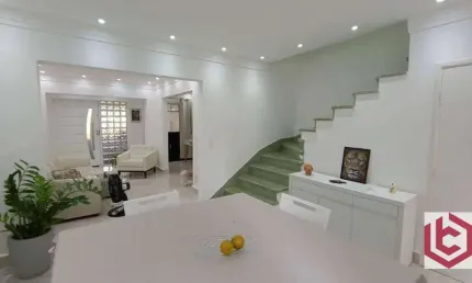 Sobrado com 3 dormitórios à venda, 200 m² por R$ 2.150.000,00 - Embaré - Santos/SP