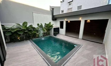 Sobrado com 3 dormitórios à venda, 200 m² por R$ 1.917.000,00 - Embaré - Santos/SP