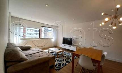 Flat com 1dormitório, com 57m² no coração da Avenida Paulista prédio com 'retrofit' recente.