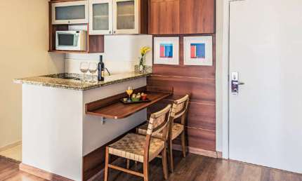 Flat mobiliado  37m² 1 dormitório 1 vaga para locação.