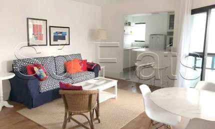 Apartamento com 1 suíte e 2 vagas de garagem no Jardim Paulista para locação.