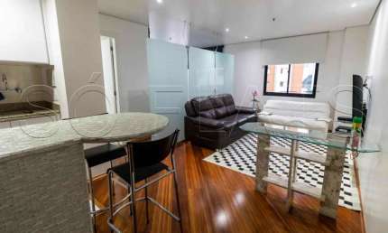 Flat com 02 dormitórios em Moema, próximo ao Shopping e avenida Ibirapuera, ótima localização