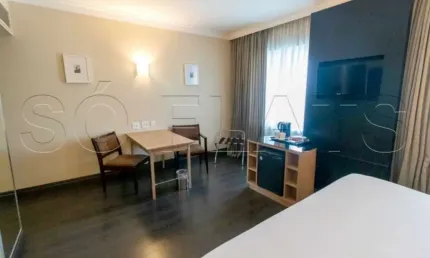 Flat Radisson Berrini para locação com 29m² contendo 1 dormitório e 1 vaga de garagem.