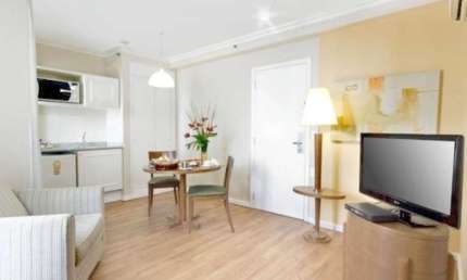 Apartamento mobiliado nos Jardins disponível à venda.