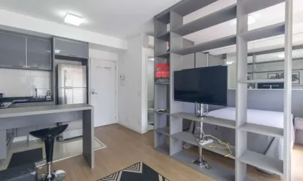 Flat disponível para locação com 1 dorm na chácara santo antônio totalmente equipado e reformado.