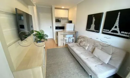 Em Moema, apartamento totalmente mobiliado à venda.