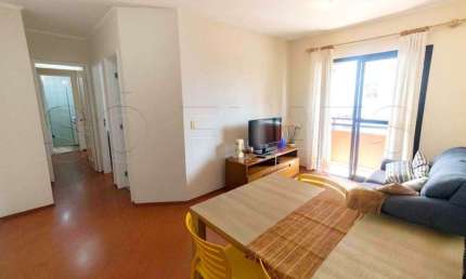 Flat no Brooklin com fácil acesso a Marginal Pinheiros, excelente localização.