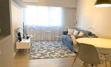 Apto no Saint Paul reformado com 1 dormitório, 42m² e com varanda, disponível para locação.