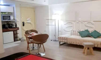 Flat próx ao Shopping Ibirapuera, Parque do Ibirapuera e Academia Brasileira de Arte.