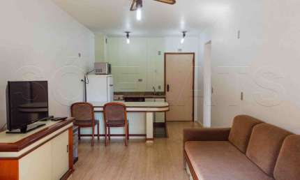 Apartamento mobiliado com serviços próximo da Avenida Paulista com serviços de quarto, tv a cabo.
