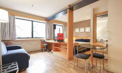 Transamérica Jardins, flat disponível para locação contendo 43m², 2 dormitórios e 1 vaga.