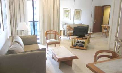 Golden Tower, flat disponível para locação com localização privilegiada no Itaim Bibi.
