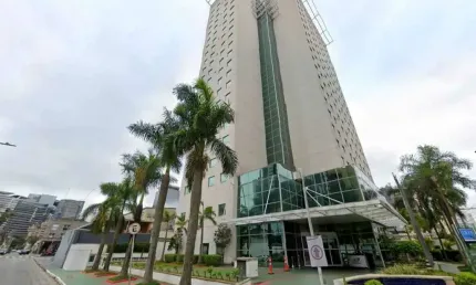 Flat no Brooklin com 23m² totalmente mobiliado para investimento.