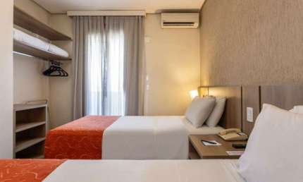 Flat no pool em Porto Alegre ideal para investimento