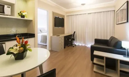 Flat próximo ao Shopping Ibirapuera, Av. Bandeirantes e Ibirapuera