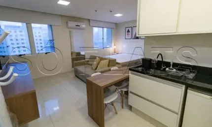 Flat próx Av Brig Faria Lima, Av Santo Amaro e principais vias de acesso. Com entrada imediata.