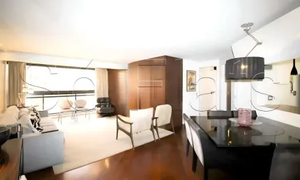 Flat alto padrão e mobiliado em Moema, com 3 dorms 2 vagas, próx ao Shopping do Ibirapuera.