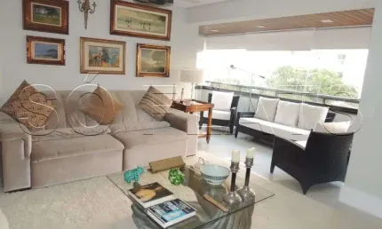 Residencial Castel San'tangelo com 3 dormitórios e 3 vagas.
