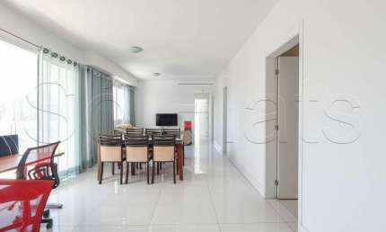 Residencial Quatro Brooklin, apartamento disponível para locação com 116m², 3 suítes e 2 vagas.