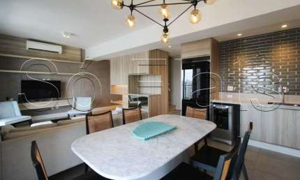 Apartamento cobertura Triplex disponível para locação com 168m², 02 doms (suítes) e 02 vagas