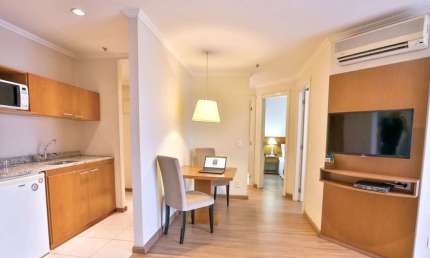 Apartamento com 02 dormitórios e excelente localização na Vila Olímpia.