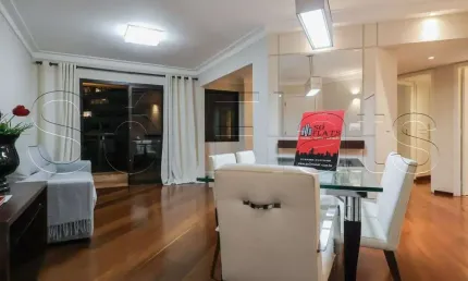 Apto no The Sutton House contendo 120m², 3 dormitórios e 2 vagas em Moema, disponível para locação.
