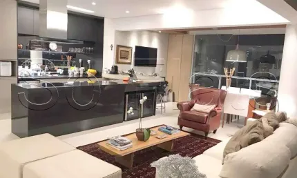Apartamento no Itaim Bibi totalmente mobiliado com 2 dormitórios e 2 vagas.
