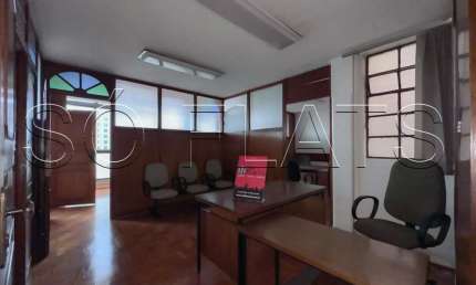 Sala Comercial XI de Agosto, disponível para locação contendo 87m², localizado no centro de SP.