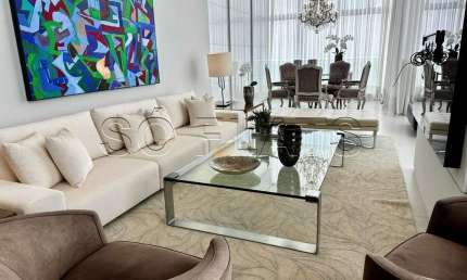 Apartamento totalmente mobiliado nos Jardins com 127m² e 2 vagas de garagem.