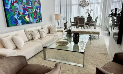 Apartamento totalmente mobiliado nos Jardins com 127m² e 2 vagas de garagem.