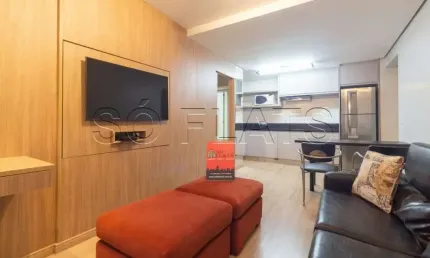 Flat com 02 dormitórios em Moema, próximo ao Shopping e avenida Ibirapuera, ótima localização.