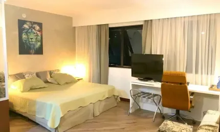 Flat reformado próximo ao Metro Moema e Shopping Ibirapuera com entrada imediata.