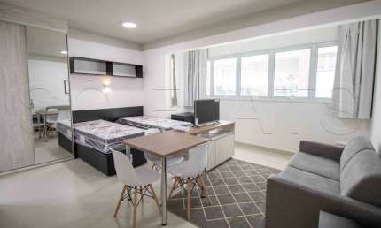 Flat todo mobiliado com 26m², com cozinha completa geladeira grande a menos de 300m da Av. Paulista.