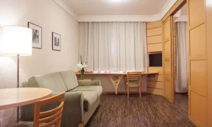 Flat na Vila Mariana com cozinha americana, excelente localização próximo de Hospitais.